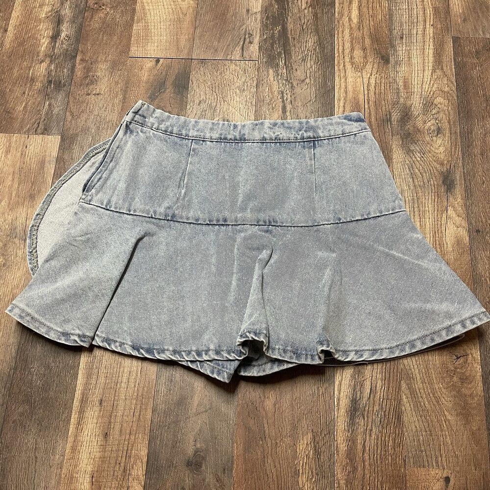 NWT DAY + MOON Denim Skort S Light Wash Ruffle Wrap Mini Skirt Asymmetrical - Picture 2 of 8